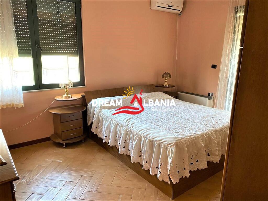 Apartament 2+1 me qera ne zonen e Ish Bllokut prane Librit Universitar ne Tirane (ID 4221868)