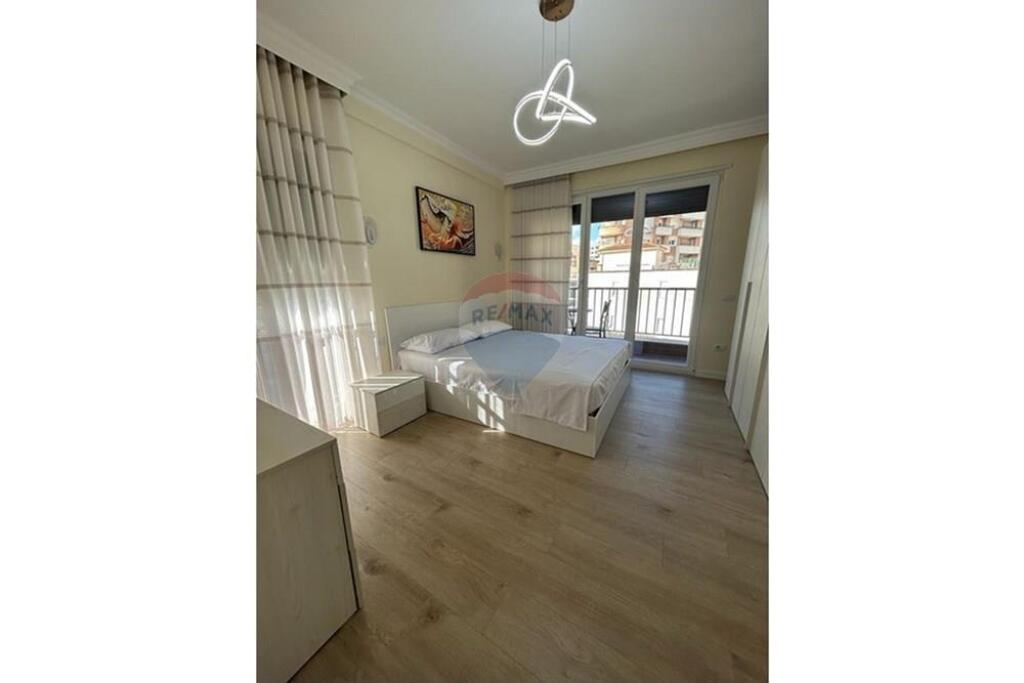Apartment 2+1+3 at the New Bazaar.