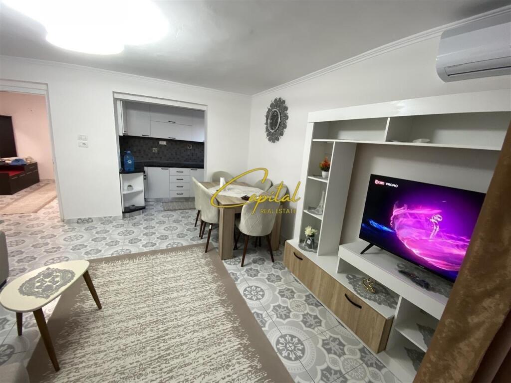APARTAMENT ME QERA 2+1 ISH RESTORANT DURRESIT 600 EURO