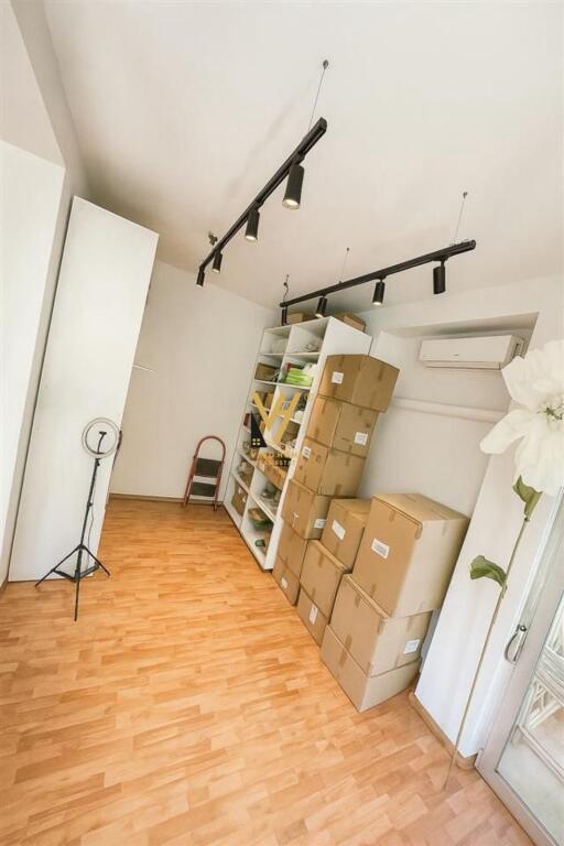 UFFICIO 70 M2 IN AFFITTO IN VIA VASO PASHA, BLLOK 800 EURO
