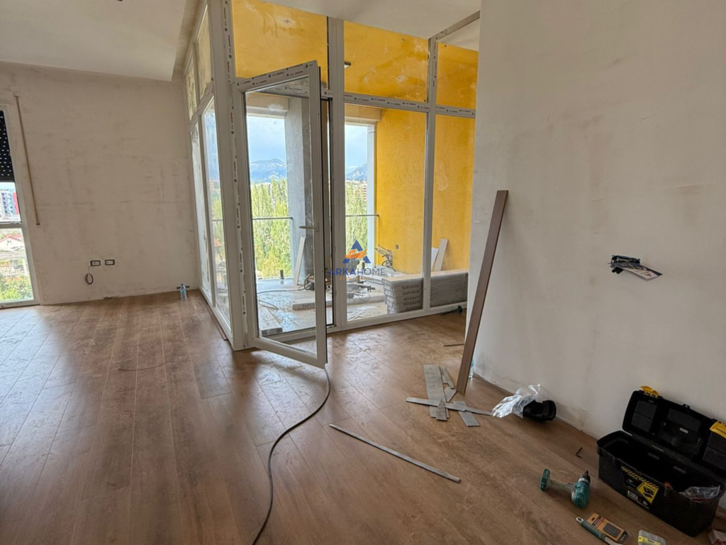 VENDESI APPARTAMENTO 2+1+BALCONE "NUOVO BOULEVARD" 180.000 EURO.(CON PARCHEGGIO).