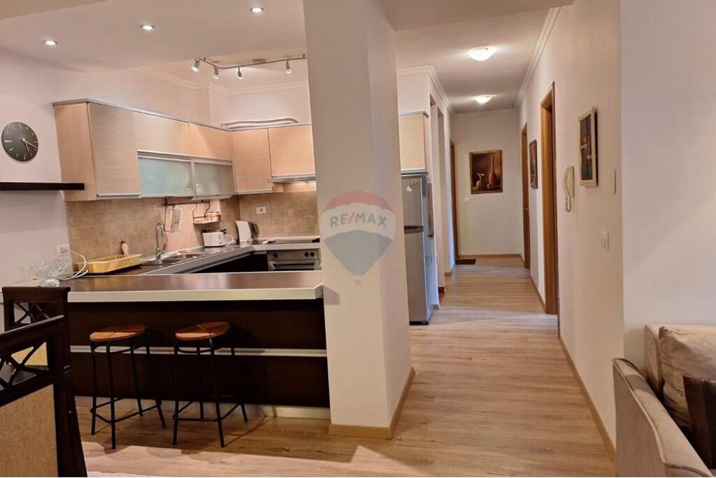Apartament 2+1 per qira ne Bllok!