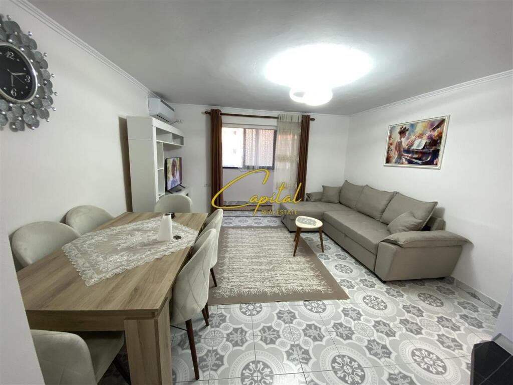 APARTAMENT ME QERA 2+1 ISH RESTORANT DURRESIT 600 EURO