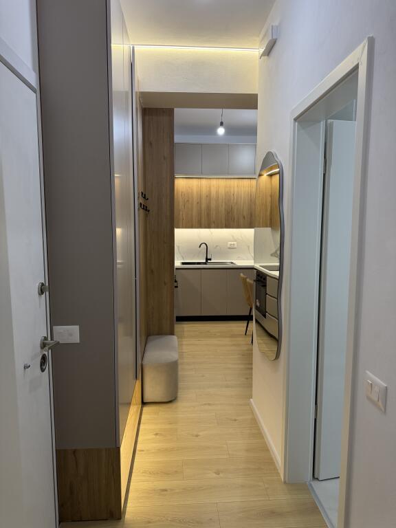 Jepet me qera apartament 1+1!