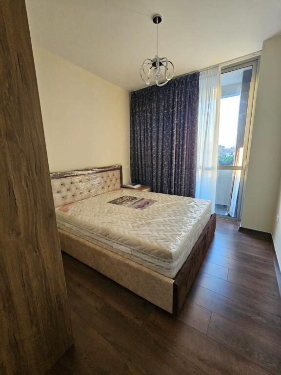 Apartament 2+1+post parkim me qera te Tregu Elektrik, mbrapa lulishtes Ali Demi