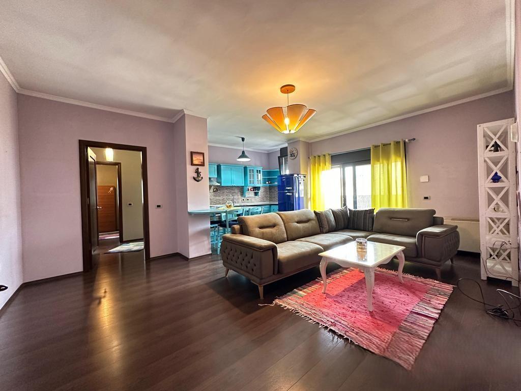 Appartamento 2+1 con guardaroba in vendita – Yzberisht, Tirana 💶 Prezzo: 145.000 €
