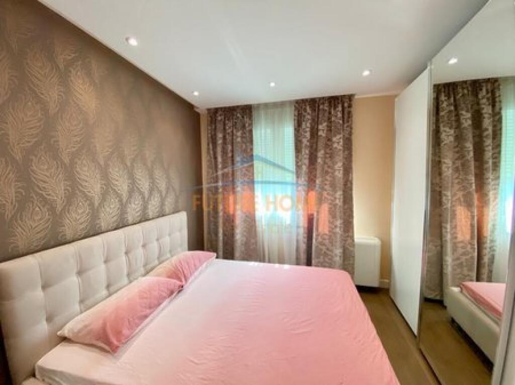 Rent, Apartment 3+1+2 Parking Spaces, Dry Lake, Tirana.