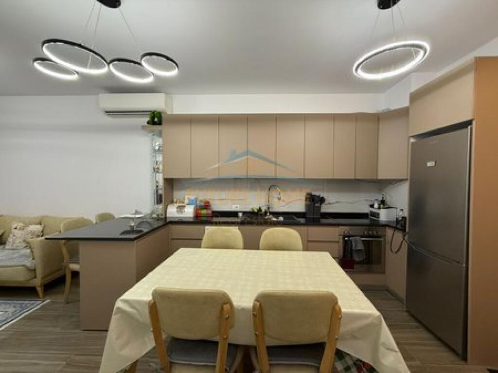 Qera ,Apartament 2+1+2, Rezidenca Oasis,Unaza e Re,Tirane