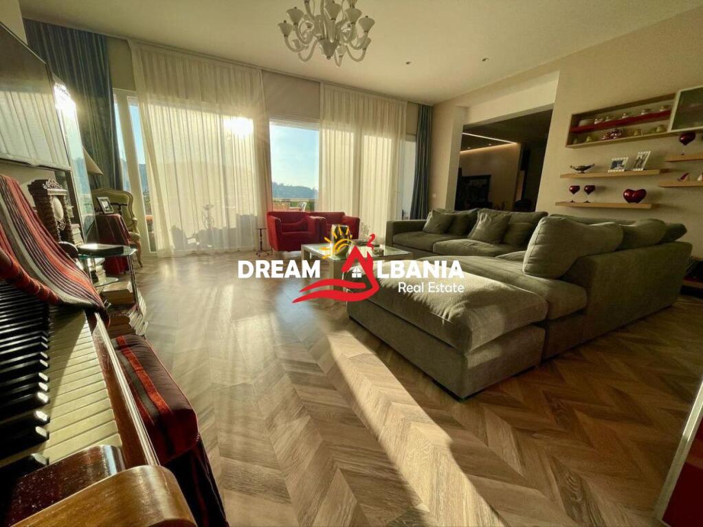 Penthause ne shitje tek Tirana Golden Park perball Spitalit Amerikan 3 ne Tirane (ID 4131377)