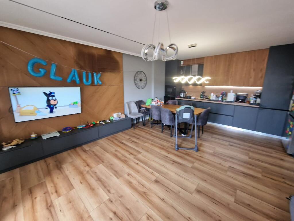 Appartamento 2+1+2 bagni in vendita a Komuna e Parisit