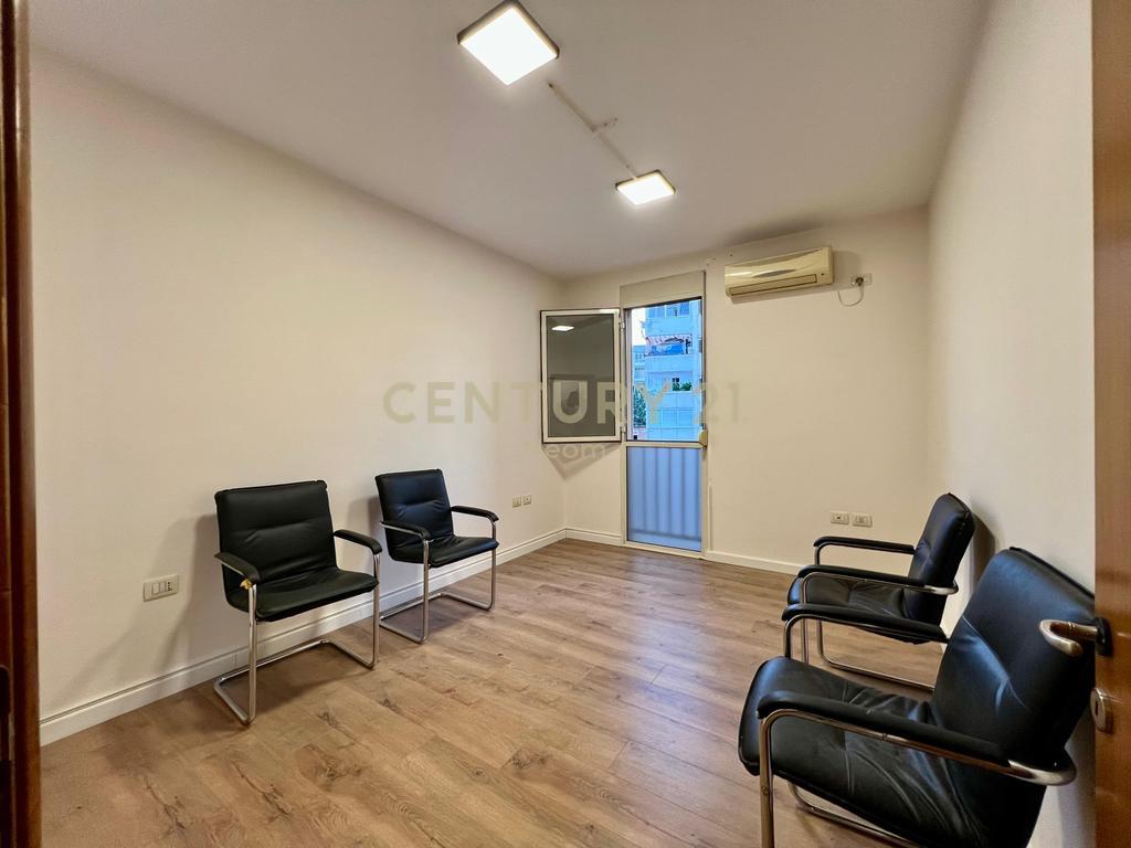 AFFITTO, UFFICIO - 85 m2 in VIA KAVAJËS‼️