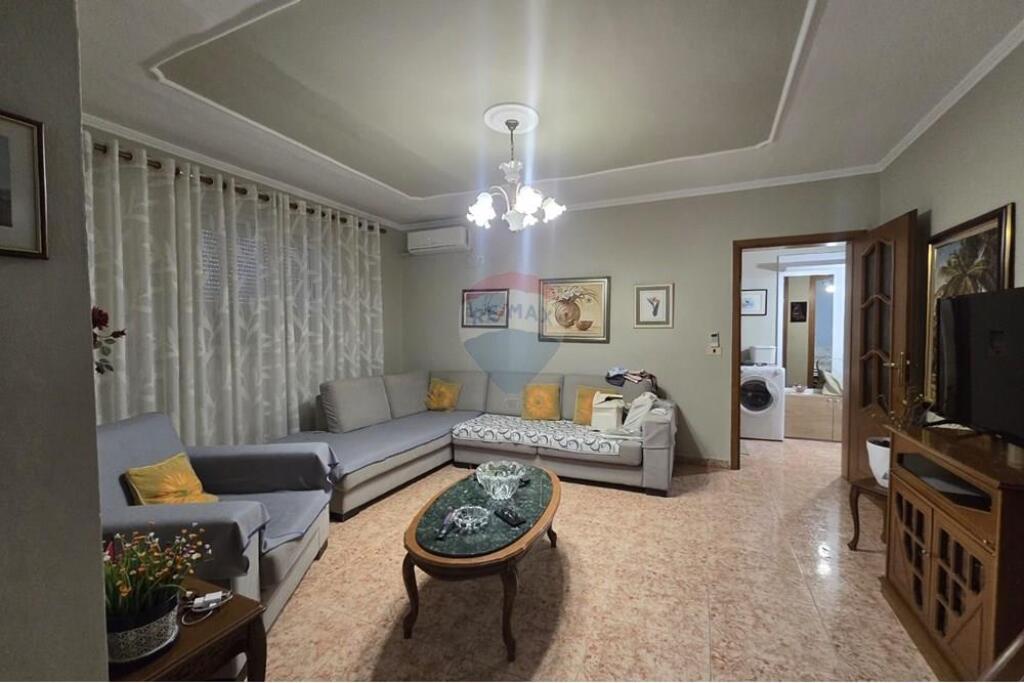Apartment 2+1 for rent, Myslym Shyri Street