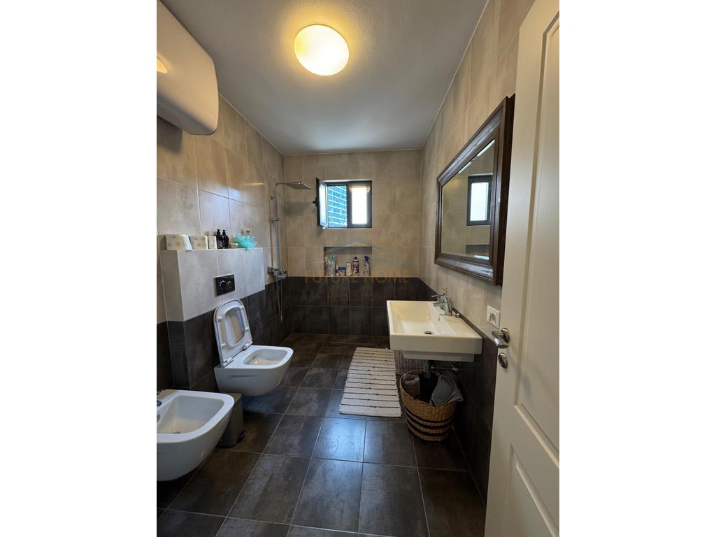 Shitet, Apartament 2+1+2 ,Air Albania, Tiranë.