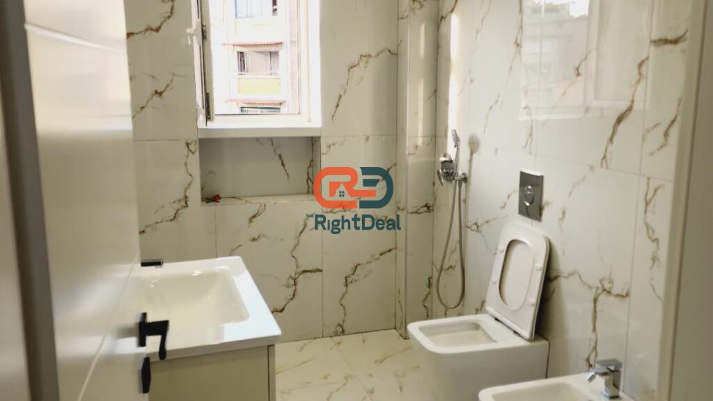 Ne Ali Dem, Tek Shkolla 1 Maj Shitet Apartament 2+1 Me Planimetri Te Rregullt Dhe Orientim Perfekt !!