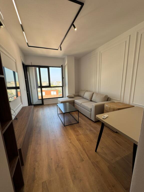 Apartament 1+1 me qera, Komuna e Parisit