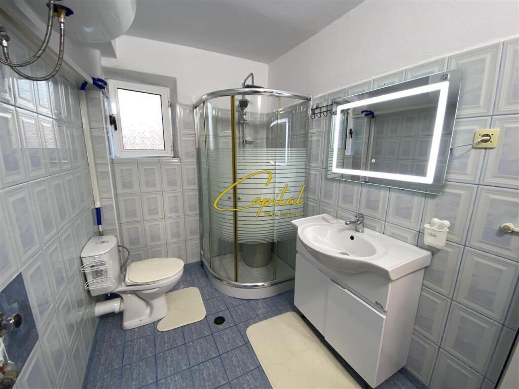 APARTAMENT ME QERA 2+1 ISH RESTORANT DURRESIT 600 EURO