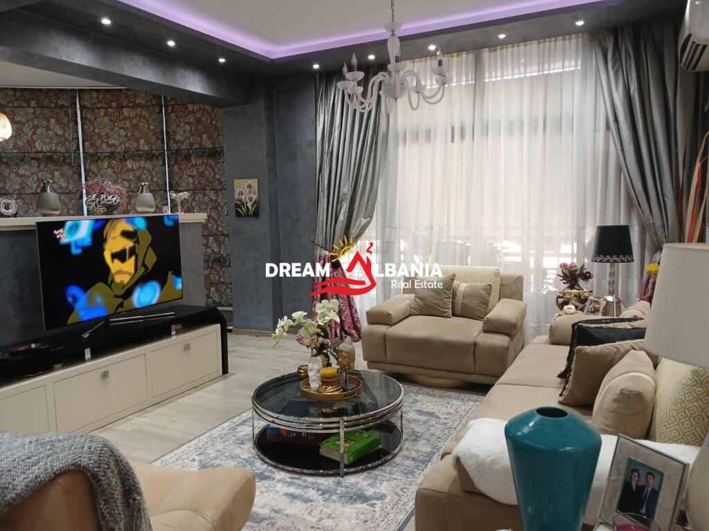 Appartamento 3+1+2 in vendita in Rruga e Kavajes di fronte a Deliorgji (ID 4131352)
