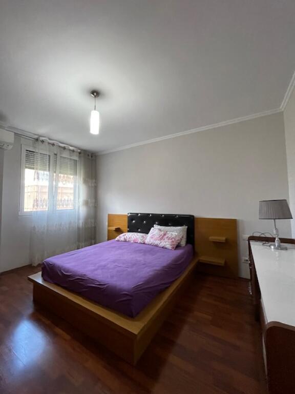 🏠 Shitet Apartament 3+1+2 📍 Rruga e Kavajës, pranë Qendrës