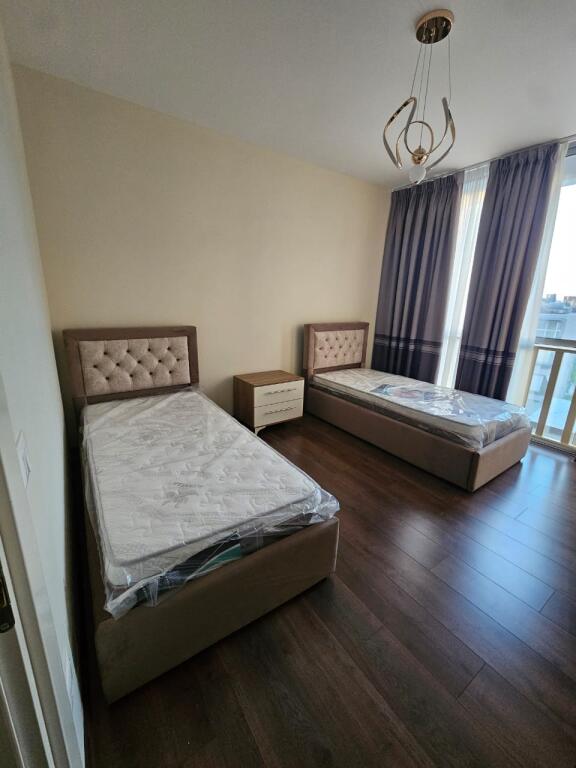 Apartament 2+1+post parkim me qera te Tregu Elektrik, mbrapa lulishtes Ali Demi