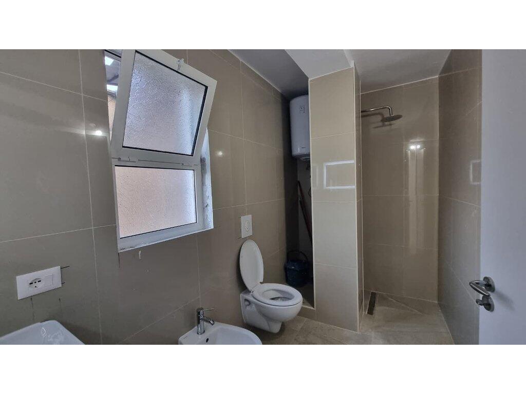 Shitet, Apartament 2+1, Stadiumi Dinamo, Tirane.