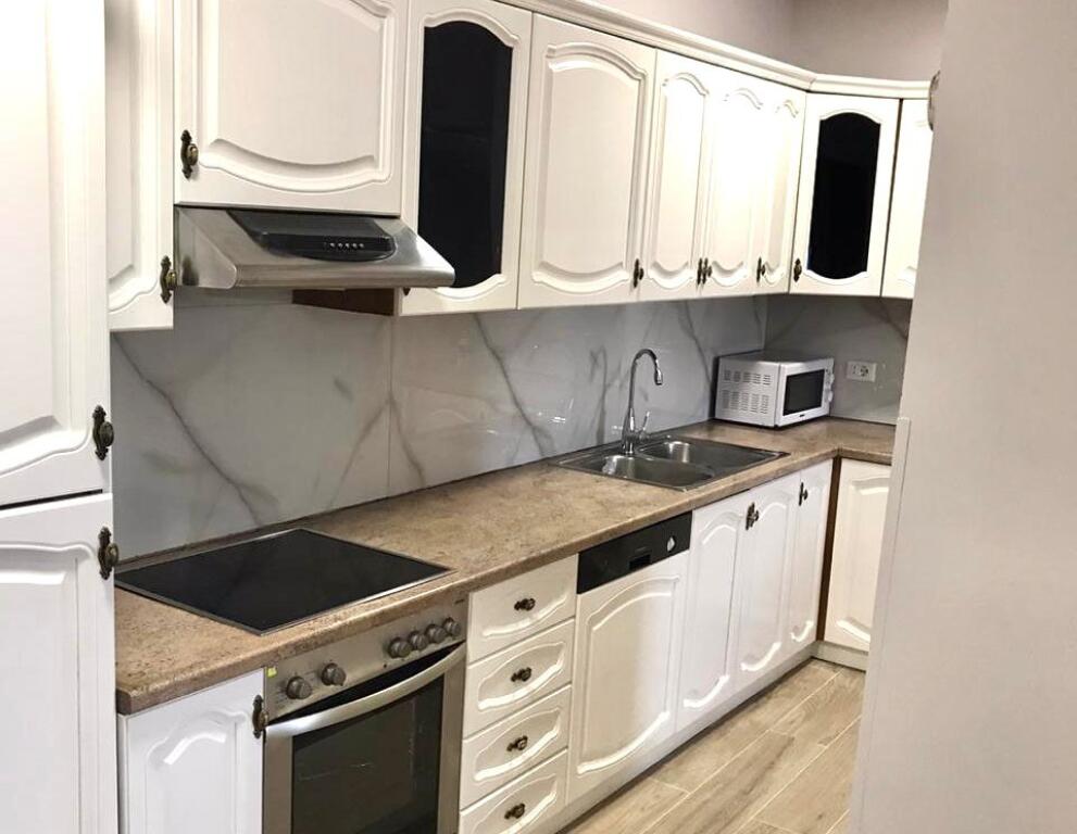 Me Qera : 3+1+2📍Qender( Tek Piazza) - 1100€ - S. 135m² - Kt.6 || I Mobiluar ne Detaje✨️
