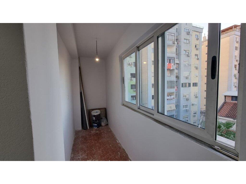 Shitet, Apartament 2+1, Stadiumi Dinamo, Tirane.