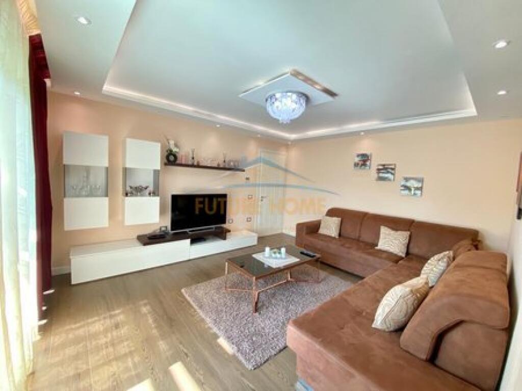 Rent, Apartment 3+1+2 Parking Spaces, Dry Lake, Tirana.