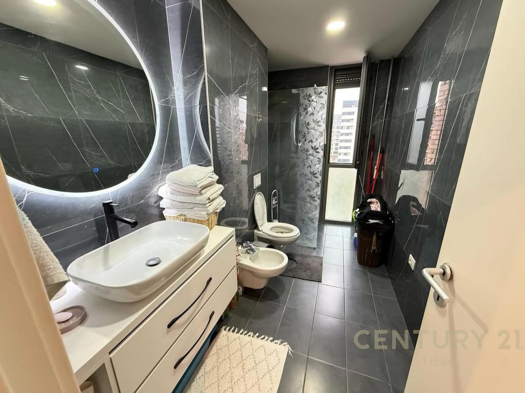 Shitet Apartament 2+1+2 Tek Fiori Di Bosko