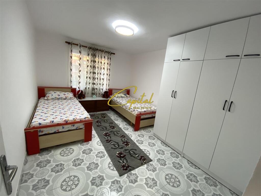 APARTAMENT ME QERA 2+1 ISH RESTORANT DURRESIT 600 EURO