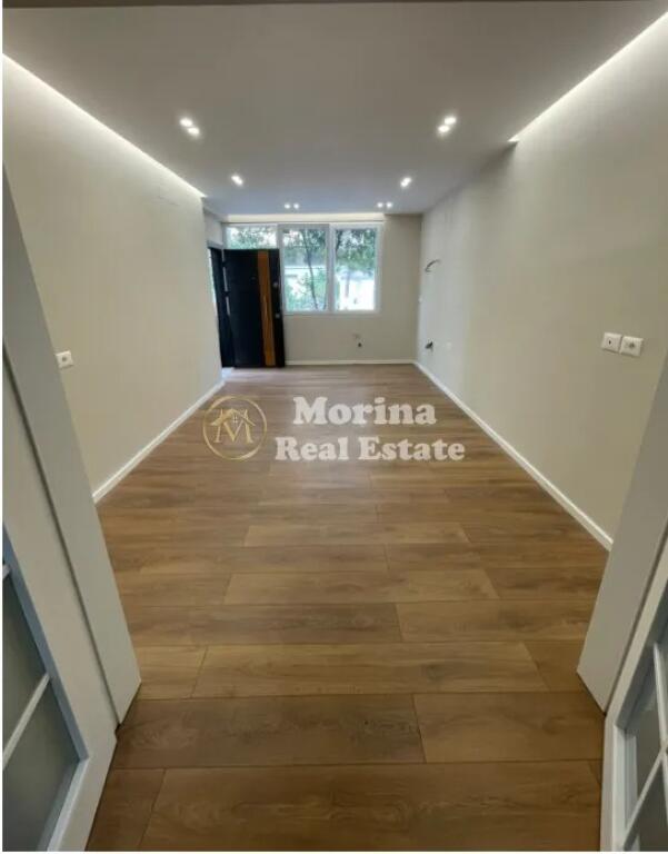Appartamento/Locale Commerciale in Affitto, vicino al Liceo, Via Elbasani, 650 euro/mese