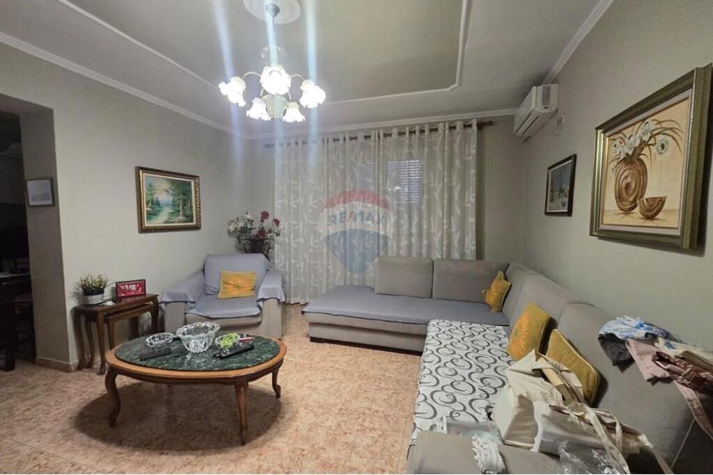 Apartment 2+1 for rent, Myslym Shyri Street