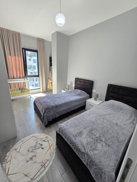 📌 Apartament 3+1+2 me Post Parkimi me Qira – Square 21, Tirane