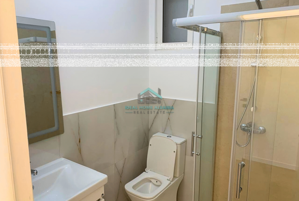 Via Cipajve, Vlore- Vendesi appartamento 2+1+2+Balcone