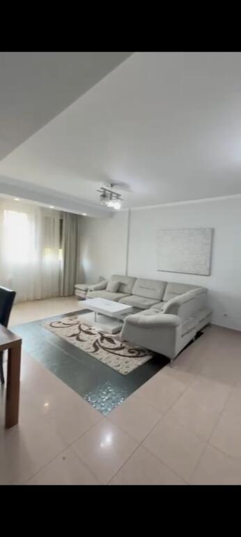 Appartamento 3+1 in vendita in Via Kavaja