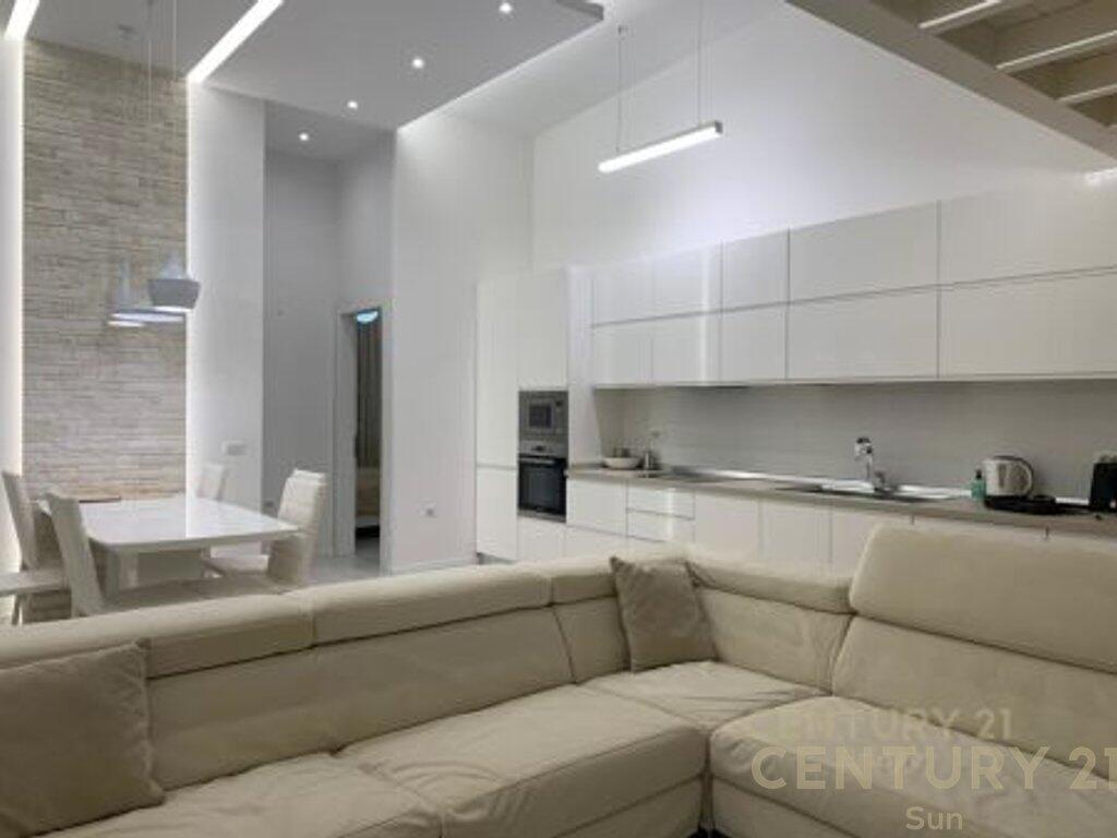 SHITET PENTHOUSE 2+1+ POST PARKIMI PRANE LIQENIT TE THATE