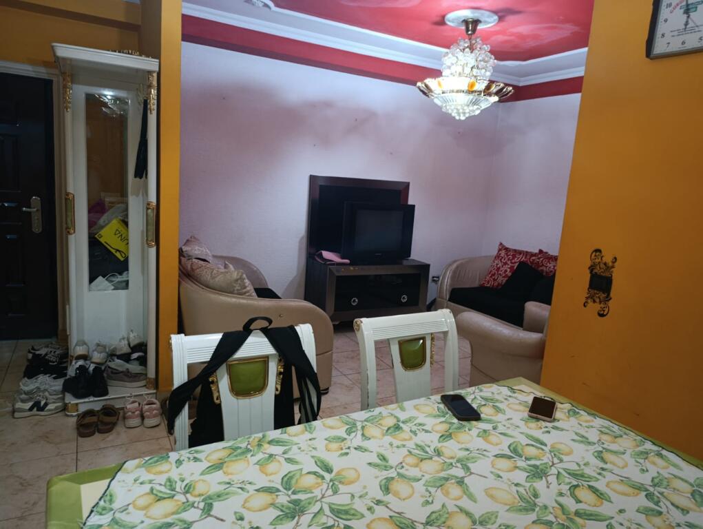 Shitet apartament 2+1 te Pallati me Shigjeta