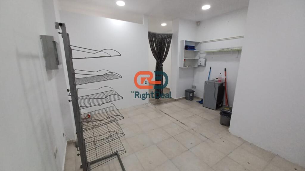 In Lapraka Near the Arab Apartments, a Business Unit is for Rent, With Regular Floor Plan, On the Main Road!!
