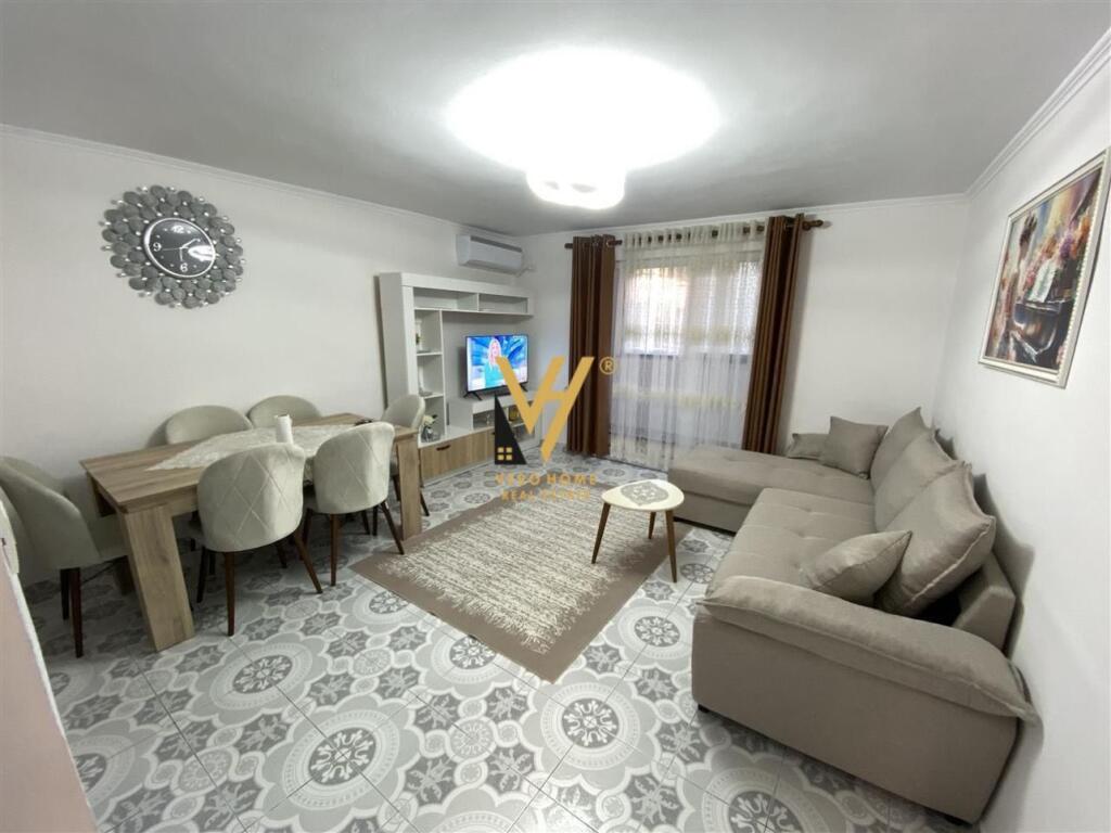 JEPET APARTAMENT 2+1 ME QERA TE FERIT XHAJKO 600 EURO