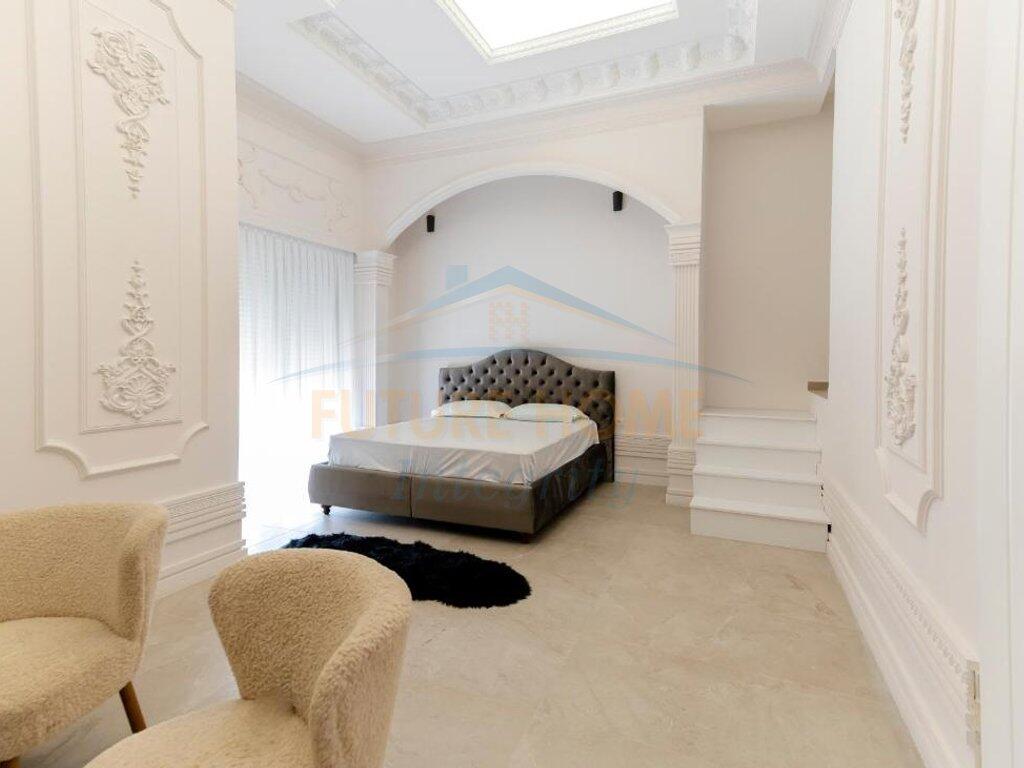 In vendita, Villa su 3 piani, Residenza Porta e Gjelbër, Tirana.