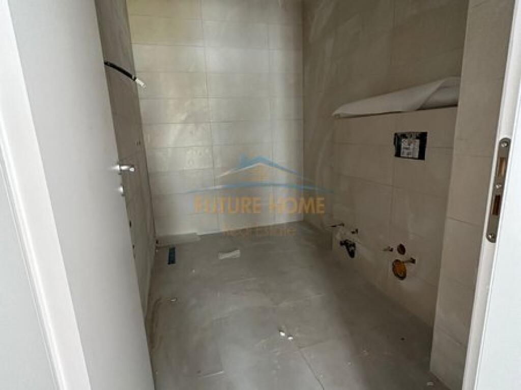 Shitje, Apartament 2+1+2, Kompleksi Univers City, Tirane.