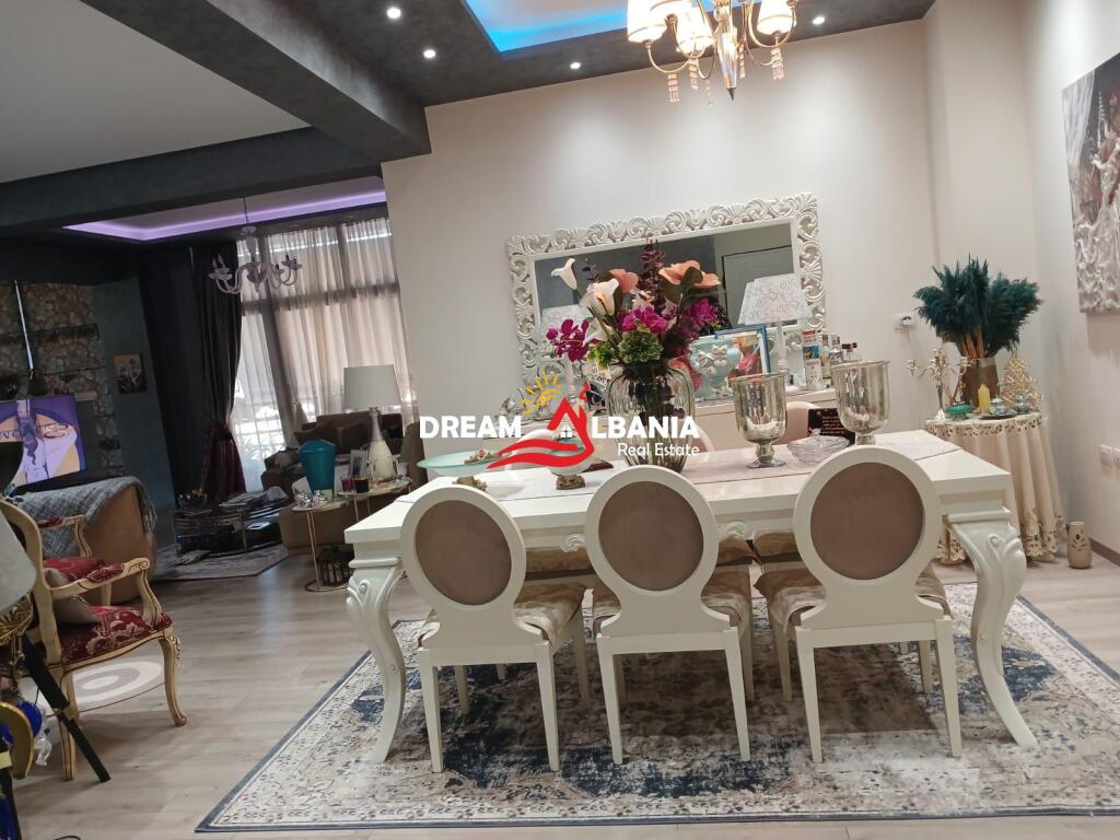 Appartamento 3+1+2 in vendita in Rruga e Kavajes di fronte a Deliorgji (ID 4131352)