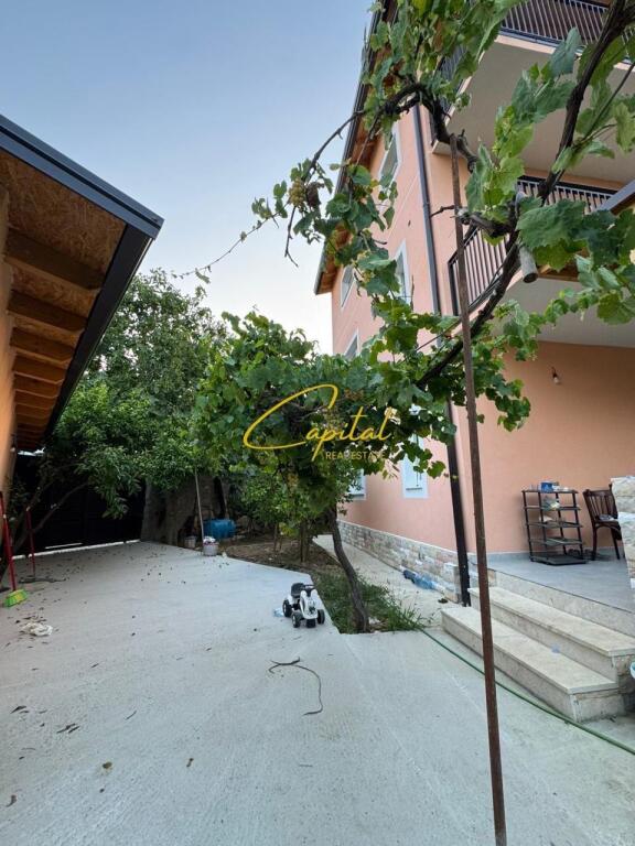 VILLA PRIVATA IN AFFITTO 214 M2 KOMBINAT 150.000 LEKE