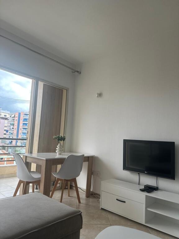 Apartmanet 1+1 me Qera ne Astir