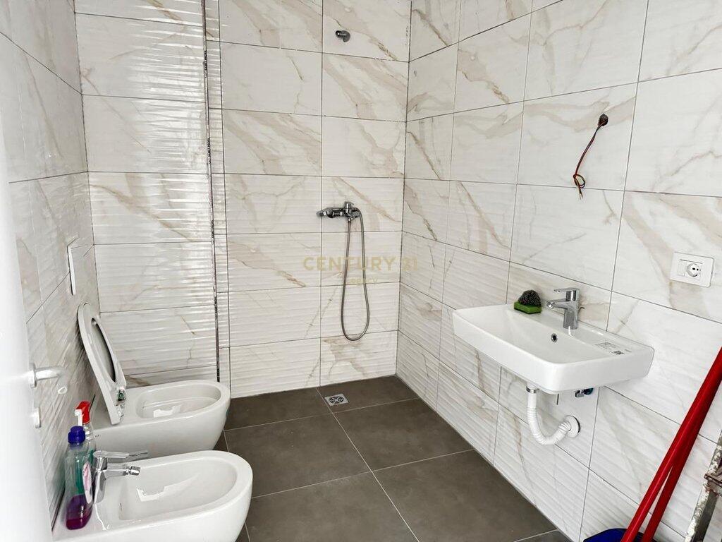 Jepen me Qira 1 Apartamente – Rruga Karl Gega, Tiranë Kompleksi LURA 450 € /Muaj