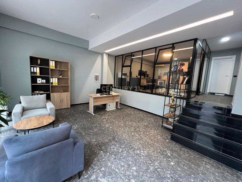 Locale Commerciale in Affitto, Complesso Star Construction, Ex Parco!!!!