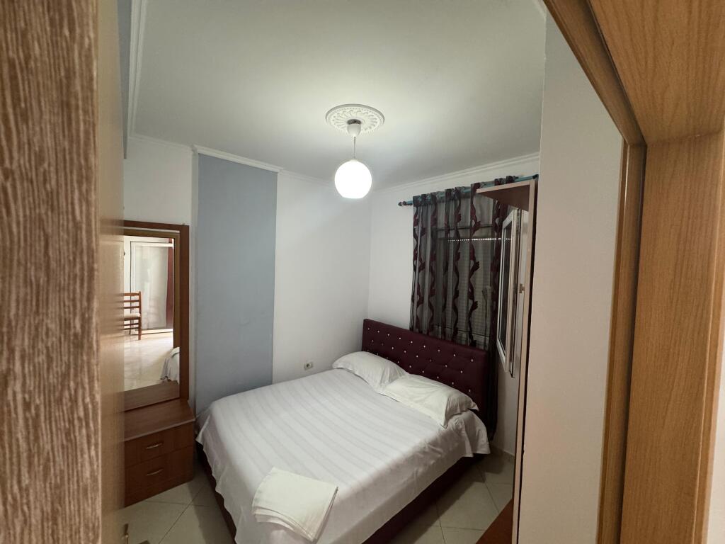 APARTAMENT 2+1 ME QERA PLAZH RROTA E KUQE!!