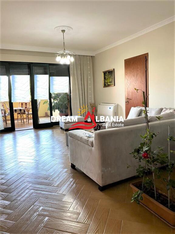 Apartament 2+1 me qera ne zonen e Ish Bllokut prane Librit Universitar ne Tirane (ID 4221868)