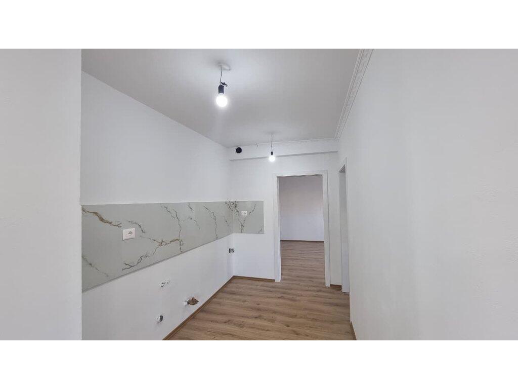 Shitet, Apartament 2+1, Stadiumi Dinamo, Tirane.