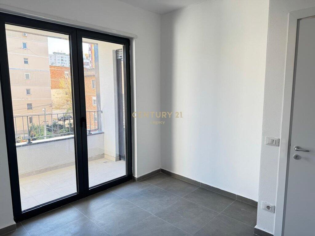 Jepen me Qira 1 Apartamente – Rruga Karl Gega, Tiranë Kompleksi LURA 450 € /Muaj