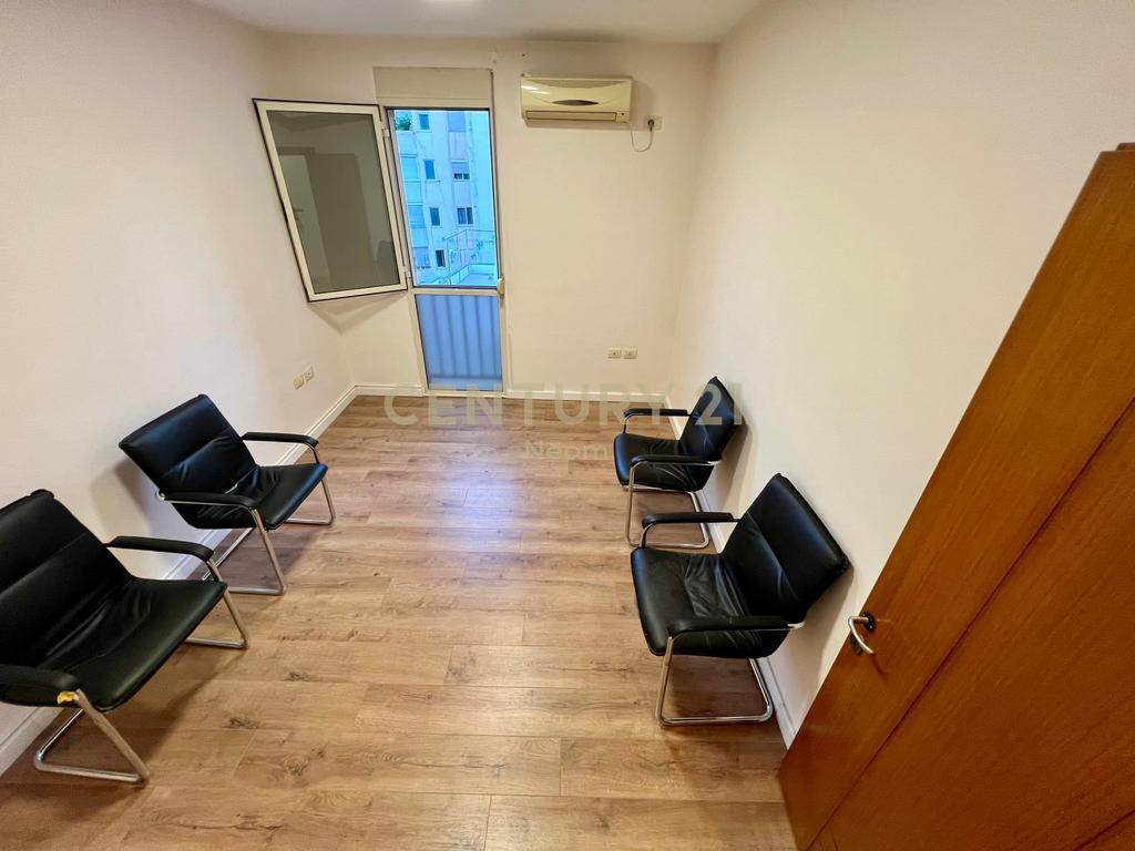 AFFITTO, UFFICIO - 85 m2 in VIA KAVAJËS‼️
